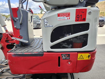 Takeuchi TB210R 645 heures - 3 godets - fonctionne parfaitement 15000€ HTVA