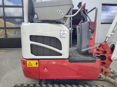 Takeuchi TB210R 645 heures - 3 godets - fonctionne parfaitement 15000€ HTVA