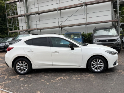 Mazda 3 Lim. Center-Line