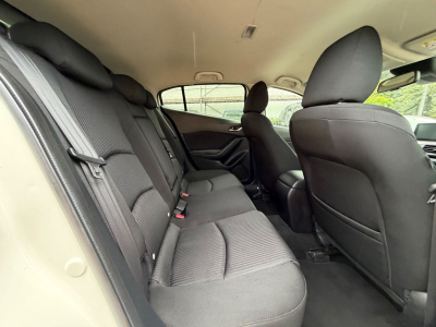 Mazda 3 Lim. Center-Line