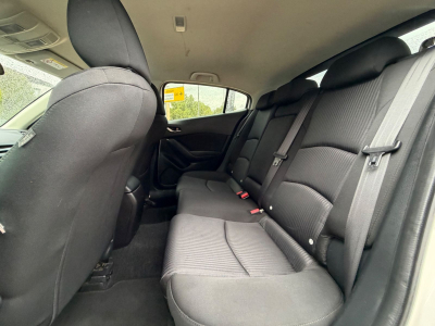 Mazda 3 Lim. Center-Line
