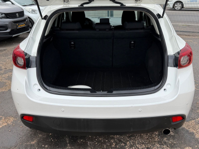 Mazda 3 Lim. Center-Line