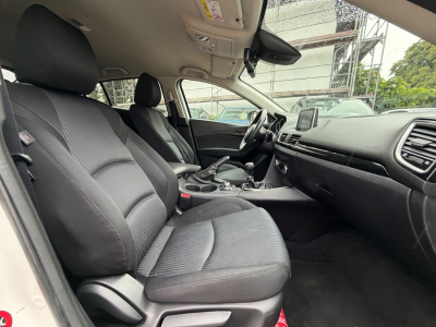 Mazda 3 Lim. Center-Line