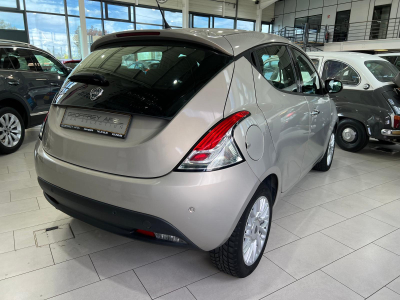 Lancia Ypsilon 1.2 1HAND, BLUETOOTH