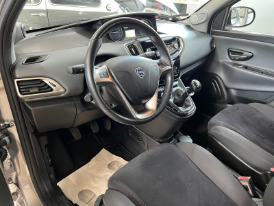 Lancia Ypsilon 1.2 1HAND, BLUETOOTH