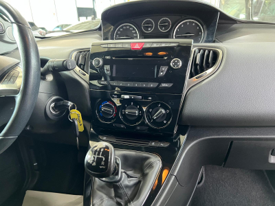 Lancia Ypsilon 1.2 1HAND, BLUETOOTH