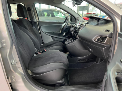 Lancia Ypsilon 1.2 1HAND, BLUETOOTH