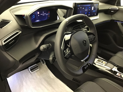 Peugeot 2008 Hybrid 145 e-DCS6 GT
