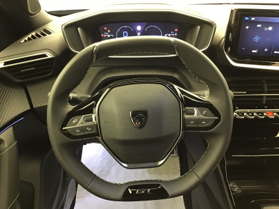 Peugeot 2008 Hybrid 145 e-DCS6 GT