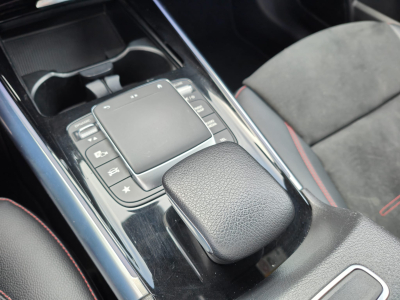 Mercedes-Benz GLA 200 GLA 200 7G-DCT PACK AMG CARPLAY GPS SIEGE CHAUFFANTS