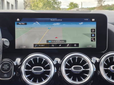 Mercedes-Benz GLA 200 GLA 200 7G-DCT PACK AMG CARPLAY GPS SIEGE CHAUFFANTS