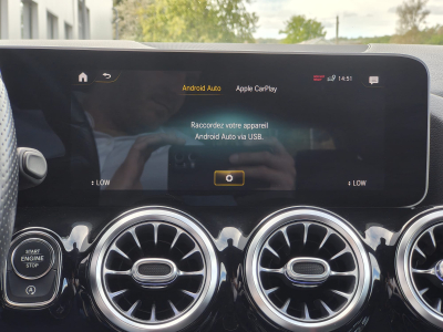 Mercedes-Benz GLA 200 GLA 200 7G-DCT PACK AMG CARPLAY GPS SIEGE CHAUFFANTS