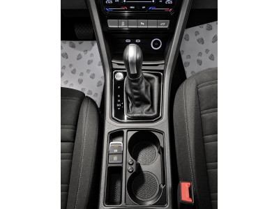 Volkswagen Touran NEW MODEL 2.0 TDI 150 DSG R-LINE 7 SITZE IQ LIGHT NAVI