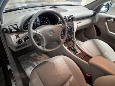 Mercedes-Benz C 240 V6 AUTO CUIR 1 HAND new Model