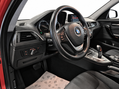 BMW 120 i FACELIFT AUTO LED NAVI