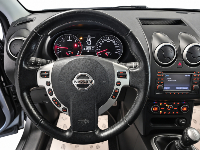 Nissan Qashqai 2.0 dCi 150 BOSE EDITION PANO CUIR NAVI 1 HAND