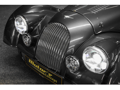 Morgan Plus 4 Dark Silver Metallic / Mulberry