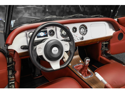 Morgan Plus 4 Dark Silver Metallic / Mulberry