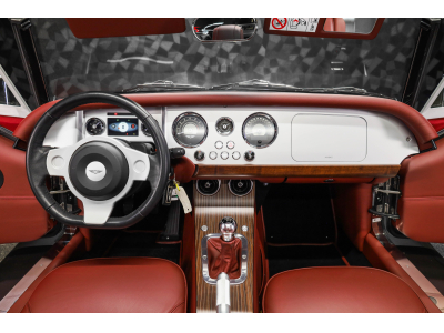 Morgan Plus 4 Dark Silver Metallic / Mulberry