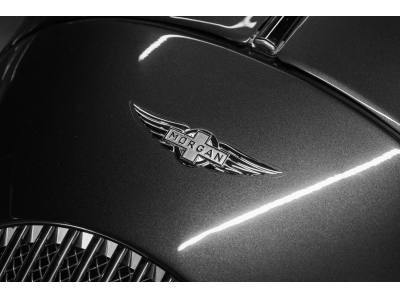 Morgan Plus 4 Dark Silver Metallic / Mulberry