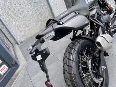 Royal Enfield Himalayan 450 Hanle Black