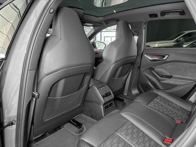Audi RS5 Audi RS5 Avant Performance/PLATEAU/SOFORT/KERAMIK/CARBONE/ RS Sport Plus/MASSAGE/B&O 3D/21