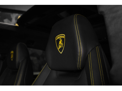 Lamborghini Urus S V8 - AKRAPOVIC