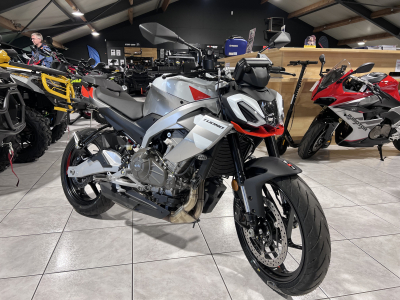Aprilia Tuono 457 