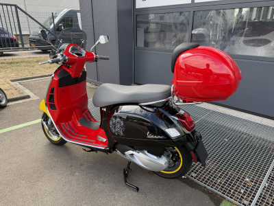 Vespa GTS 310 MICKEY MOUSE , édition spéciale GAS