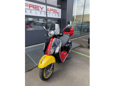 Vespa GTS 310 MICKEY MOUSE , édition spéciale GAS