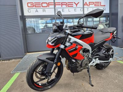 Aprilia Tuono 457 