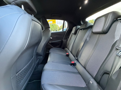 Peugeot 208 GT / KAMERA / LED /