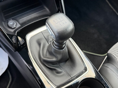 Peugeot 208 GT / KAMERA / LED /