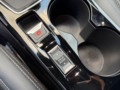 Peugeot 208 GT / KAMERA / LED /