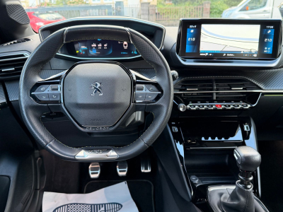 Peugeot 208 GT / KAMERA / LED /