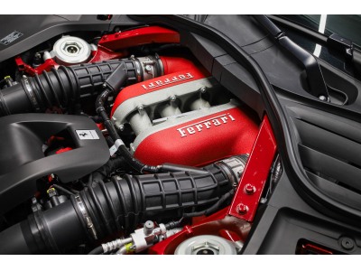 Ferrari Purosangue V12 - ROSSO MUGELLO / FULL CARBONE