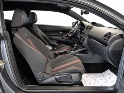 Volkswagen Scirocco GTS 220CV DSG NAVI