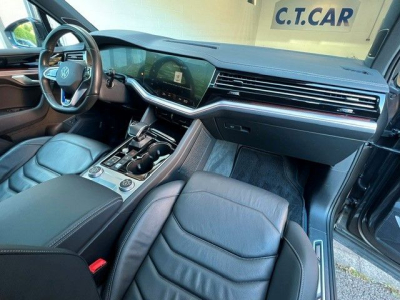 Volkswagen Touareg R eHybrid 4Motion-Panorama-1Hand
