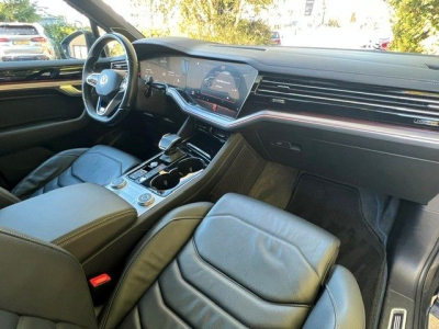 Volkswagen Touareg R eHybrid 4Motion-Panorama-1Hand