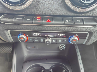 Audi A3 30 TDI AMBITION GPS CARPLAY CLIM AUTO APS AV/AR