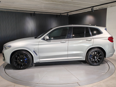 BMW X3 SDRIVE 18D PACK M CARPLAY CAMERA TOIT PANO OUVRANT SIEGES ET VOLANT CHAU