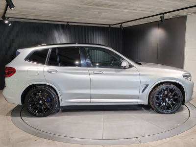 BMW X3 SDRIVE 18D PACK M CARPLAY CAMERA TOIT PANO OUVRANT SIEGES ET VOLANT CHAU