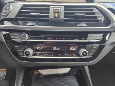 BMW X3 SDRIVE 18D PACK M CARPLAY CAMERA TOIT PANO OUVRANT SIEGES ET VOLANT CHAU