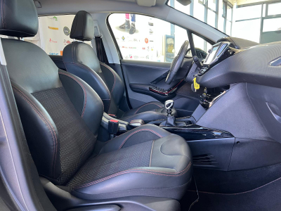 Peugeot 2008 GT LINE, 130CV, NAVI, PANORAMIQUE, BLUETOOTH, ALU 16'', GARANTIE, 1 HAND