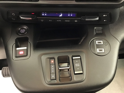 Peugeot Partner L1H1 AT 130 3 Sitzer/Klimaauto/Holzboden