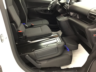 Peugeot Partner L1H1 AT 130 3 Sitzer/Klimaauto/Holzboden