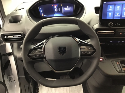 Peugeot Partner L1H1 AT 130 3 Sitzer/Klimaauto/Holzboden