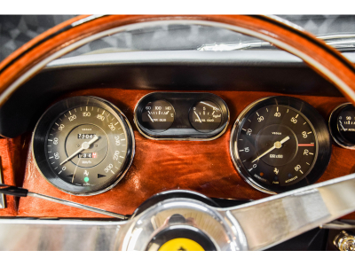 Ferrari 330 GT 2+2 -