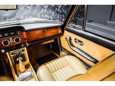 Ferrari 330 GT 2+2 -