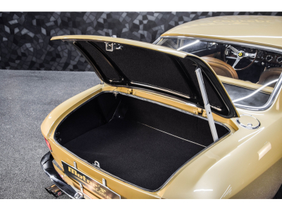 Ferrari 330 GT 2+2 -